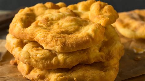  Níxer de Pão Frito com Molho Picante: Uma Sinfonia Explosiva de Texturas e Sabores na Cozinha Qingyang!