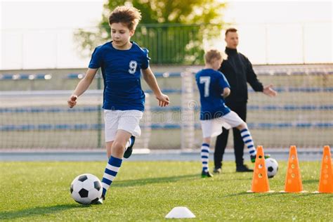 サッカーボール 小学生用：未来のサッカー選手を育てる鍵