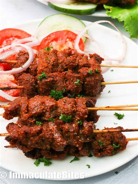 Suya! Um Prato Grelhado Delicioso e Picante Que Vai Fazer Seus Sabores Explodirem